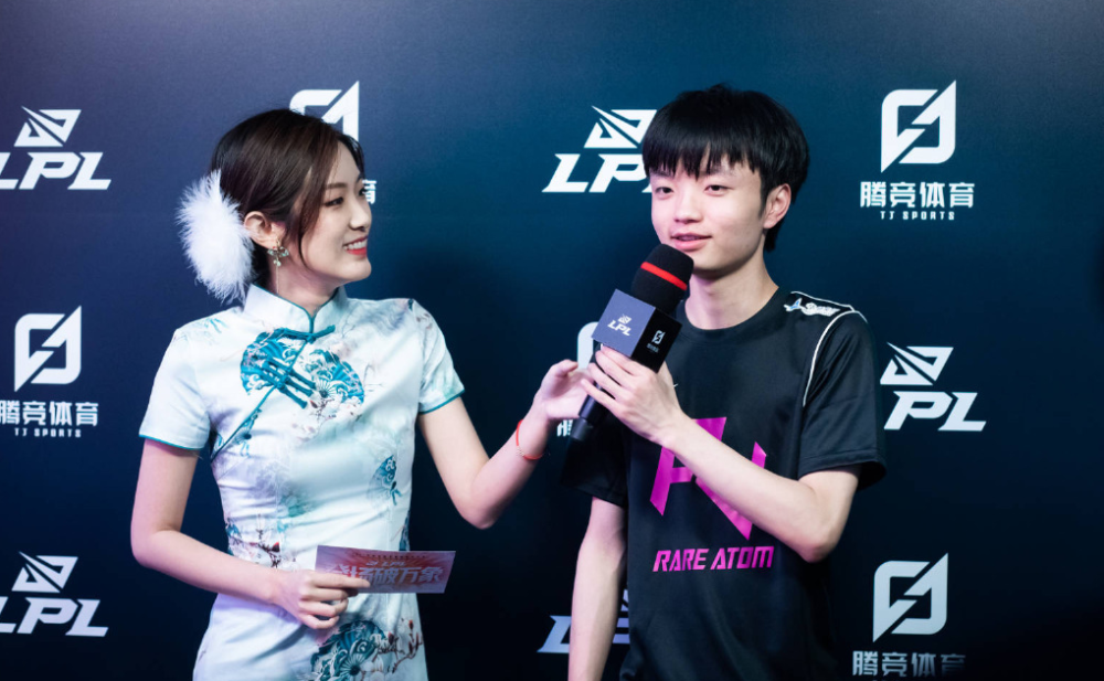 但随着比赛 但随着比赛